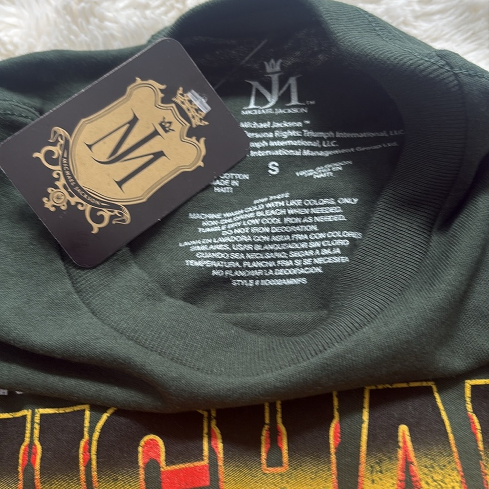 King of Pop Michael Jackson Graphic Tee ๐ - Picture 4 of 7